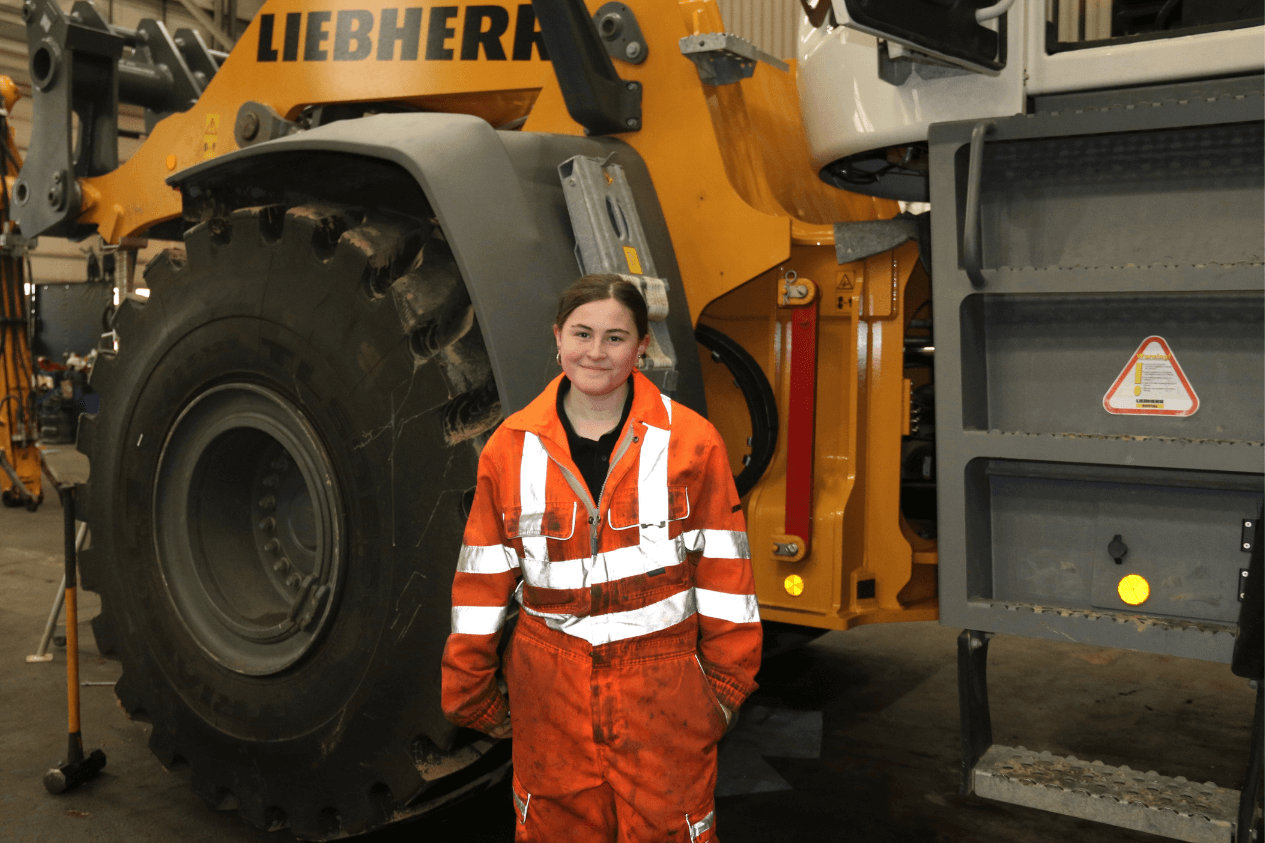 Laura - Earthmoving Engineer Apprentice