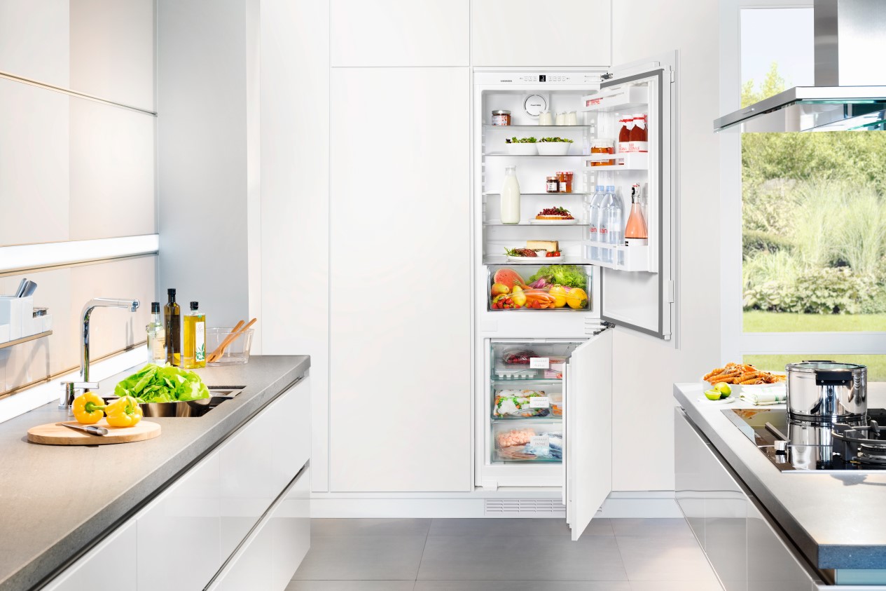 Какие встроенные холодильники лучше. Холодильник Либхер 3314 ICUNS. Встраиваемый холодильник Liebherr. Встраиваемый холодильник Либхер. Встроенный холодильник Либхер.